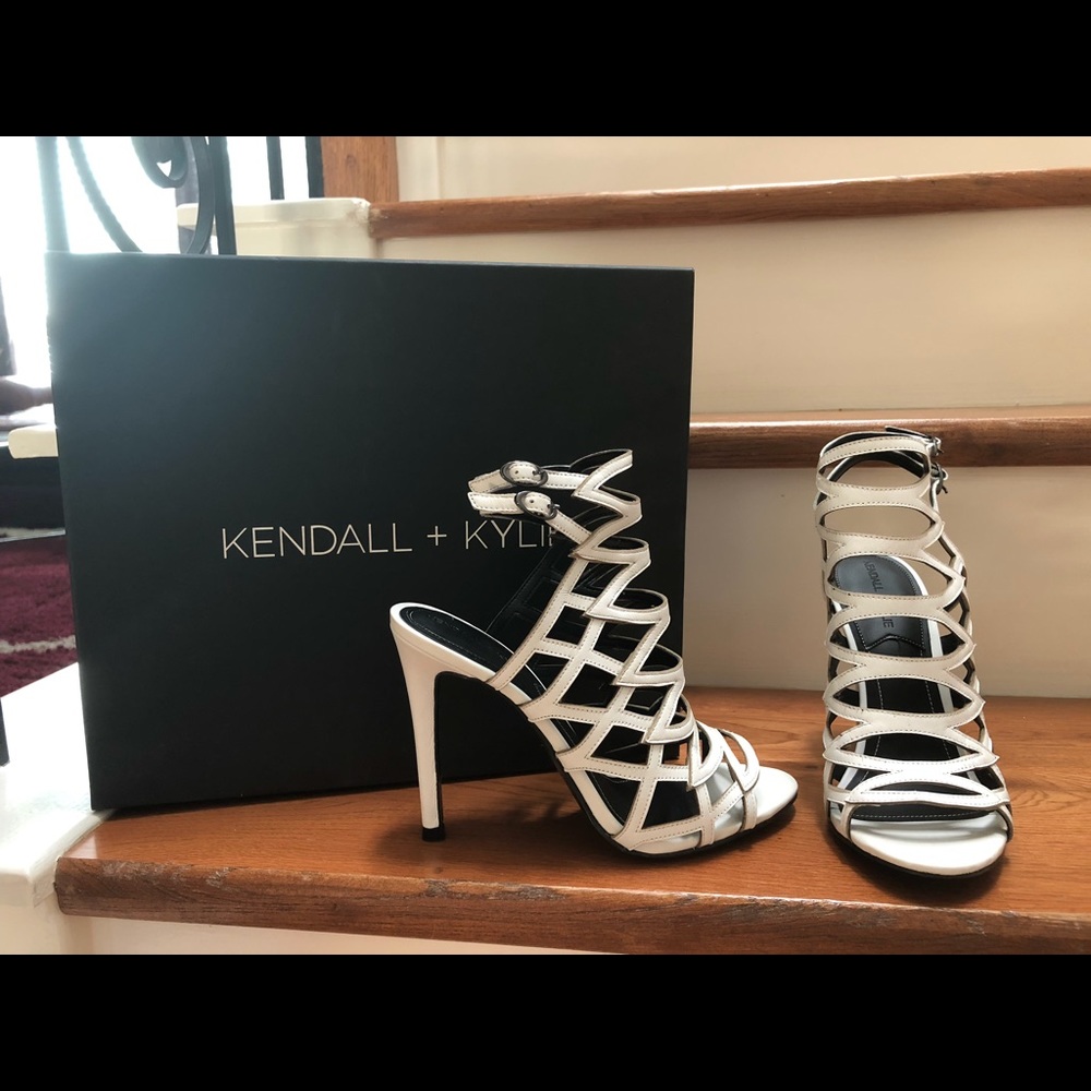 Kendal & Kylie Elisa cage sandal